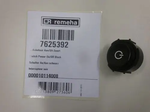Schwarzfarbener Schalter von Remeha mit Power-On/Off-Symbol auf runder Oberfläche, begleitet von einer Produktinformation.